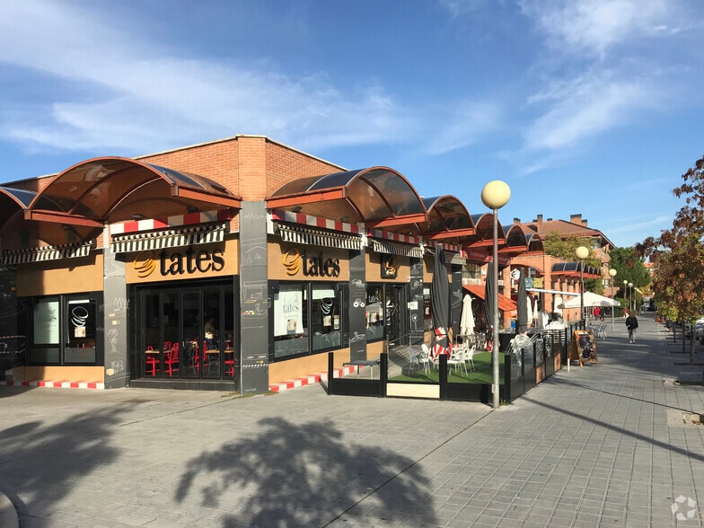Avenida de Viñuelas, 45, Tres Cantos, Madrid for sale - Primary Photo - Image 1 of 3
