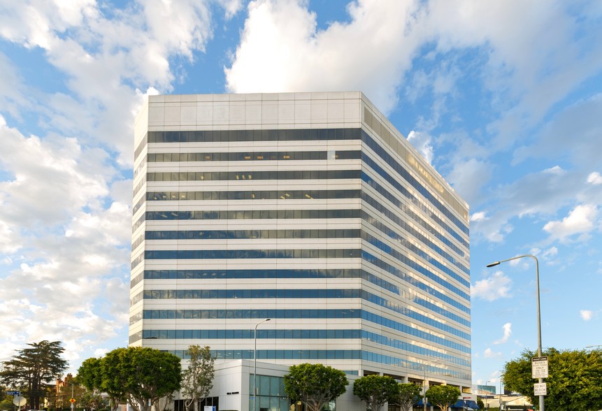 12121 Wilshire Blvd, Los Angeles, CA for rent - Building Photo - Image 1 of 2