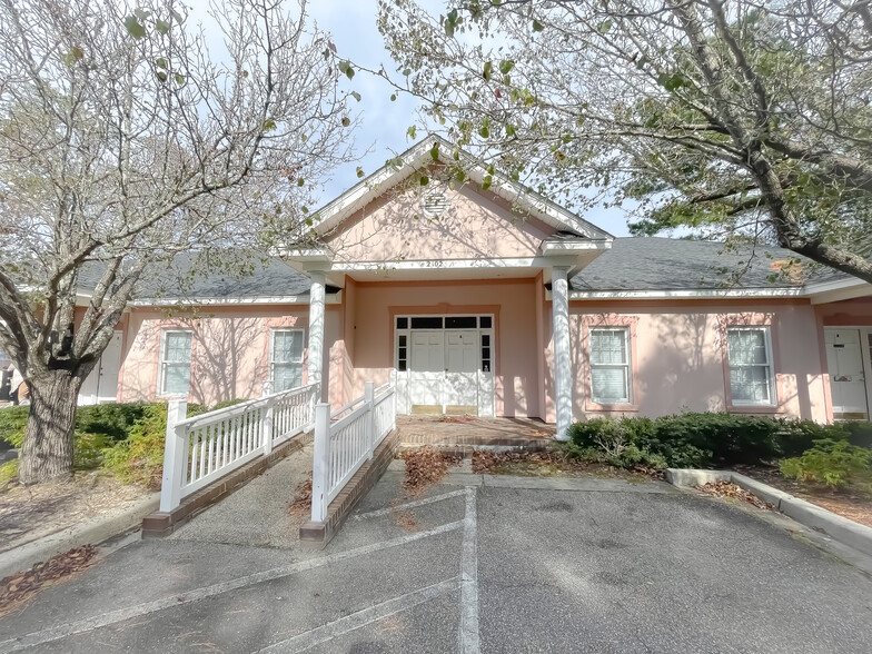 2102 Cromley Cir, Myrtle Beach, SC for rent - Building Photo - Image 1 of 6