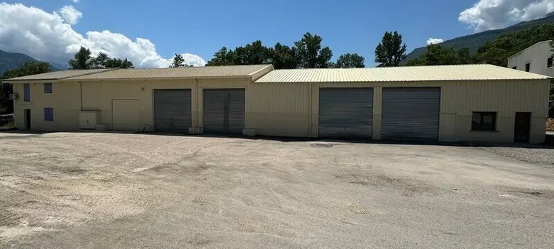 Location Entrepôt 450 m² - Photo 1