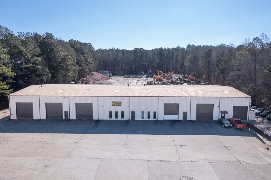 425 Sharon Industrial Way, Suwanee, GA for rent - Building Photo - Image 2 of 4