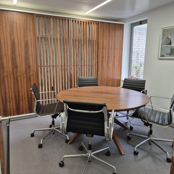 10-12 Blandford St, London to rent - Interior Photo - Image 2 of 14