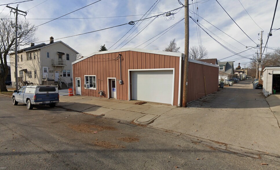 1314 E Potter Ave, Milwaukee, WI for rent - Building Photo - Image 1 of 3