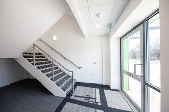 Vulcan Way, Wimborne to rent Interior Photo- Image 2 of 3