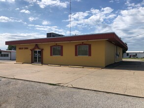 2001 W Main St, Independence, KS for sale Primary Photo- Image 1 of 6