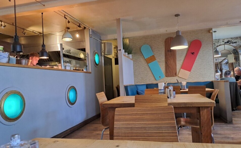 25 Foundry Sq, Hayle for sale - Interior Photo - Image 2 of 3