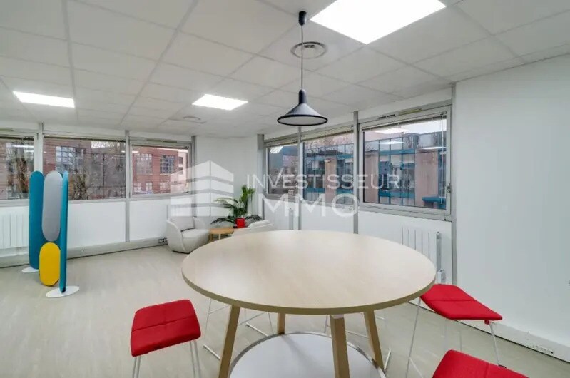 Office in Villiers-sur-Marne to rent - Interior Photo - Image 2 of 3