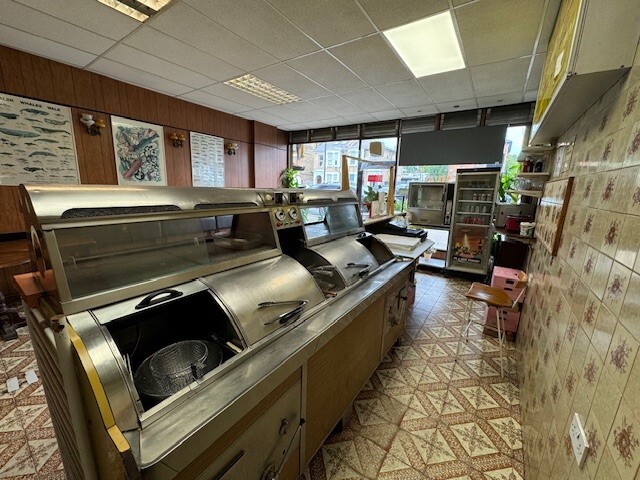 422 Green Lanes, London to rent Building Photo- Image 1 of 6