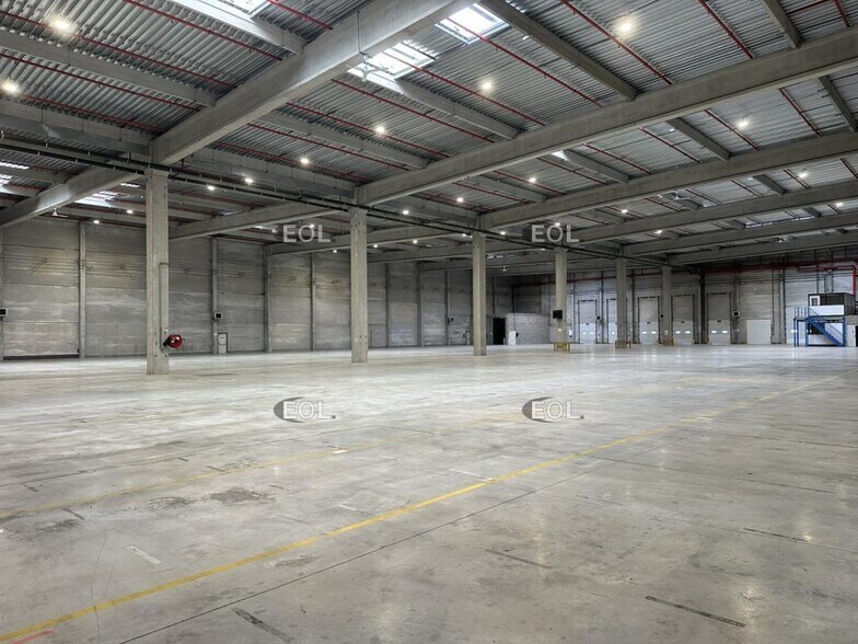 Industrial in Marly-la-Ville to rent - Building Photo - Image 3 of 38