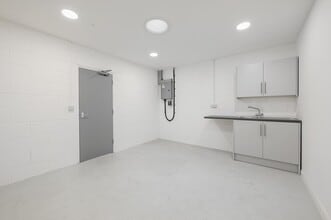 1 Carlton Rd, Ashford to rent Interior Photo- Image 1 of 16