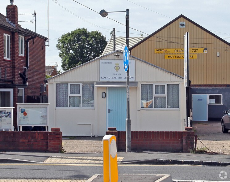 11 Penn Rd, Hazlemere for sale - Primary Photo - Image 1 of 1