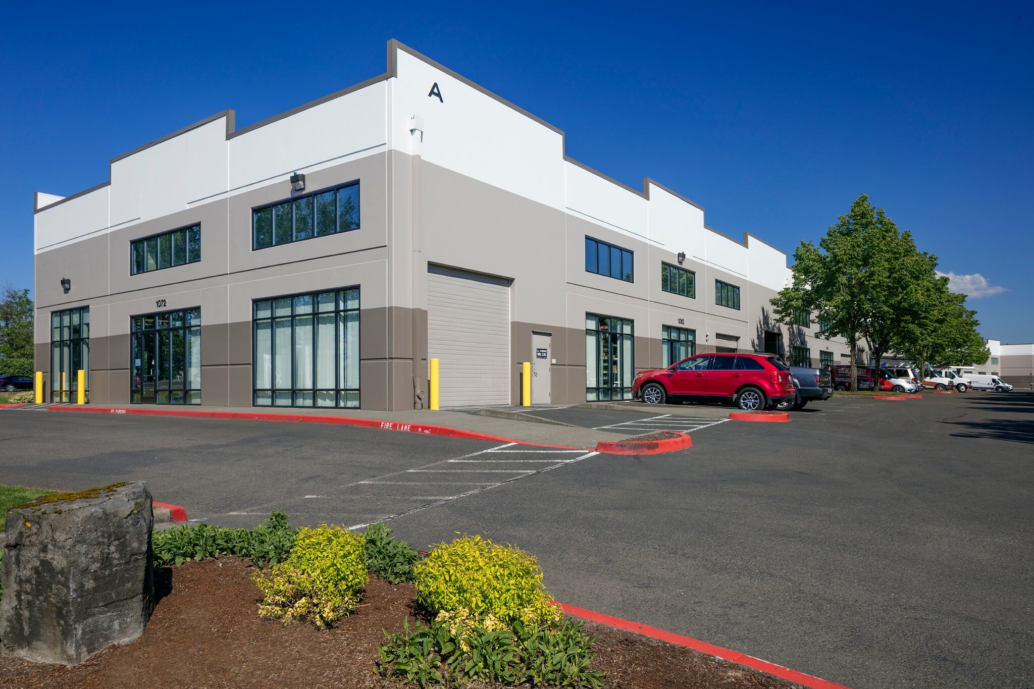 1020-1080 NW Corporate Dr, Troutdale, OR for rent Building Photo- Image 1 of 28