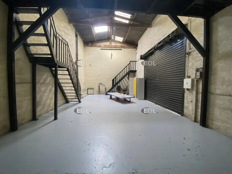 Light Industrial in Combs-la-Ville to rent - Interior Photo - Image 2 of 5