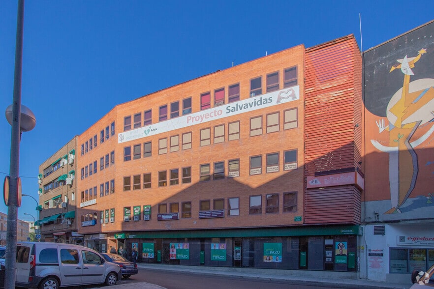 Calle de Begoña, 16, Coslada, Madrid to rent - Building Photo - Image 2 of 2