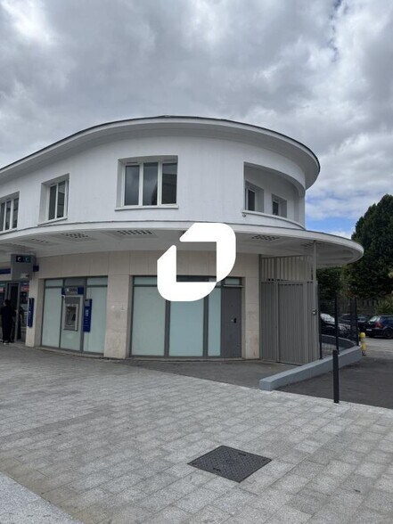 Industrial in Noisy-le-Sec to rent - Building Photo - Image 1 of 7