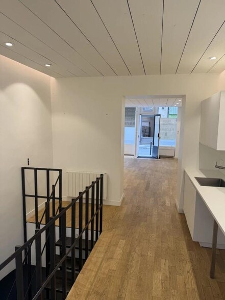 Retail in Paris for sale - Interior Photo - Image 3 of 6
