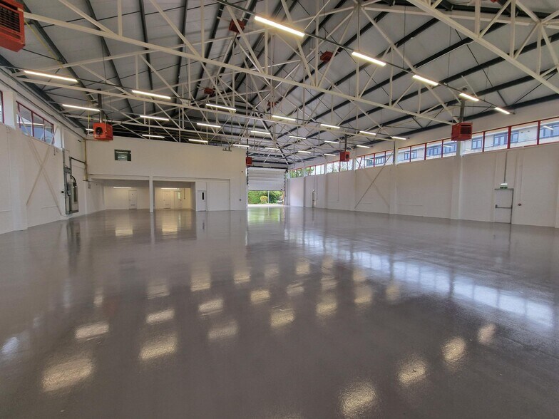 Crockford Ln, Chineham to rent - Interior Photo - Image 3 of 4