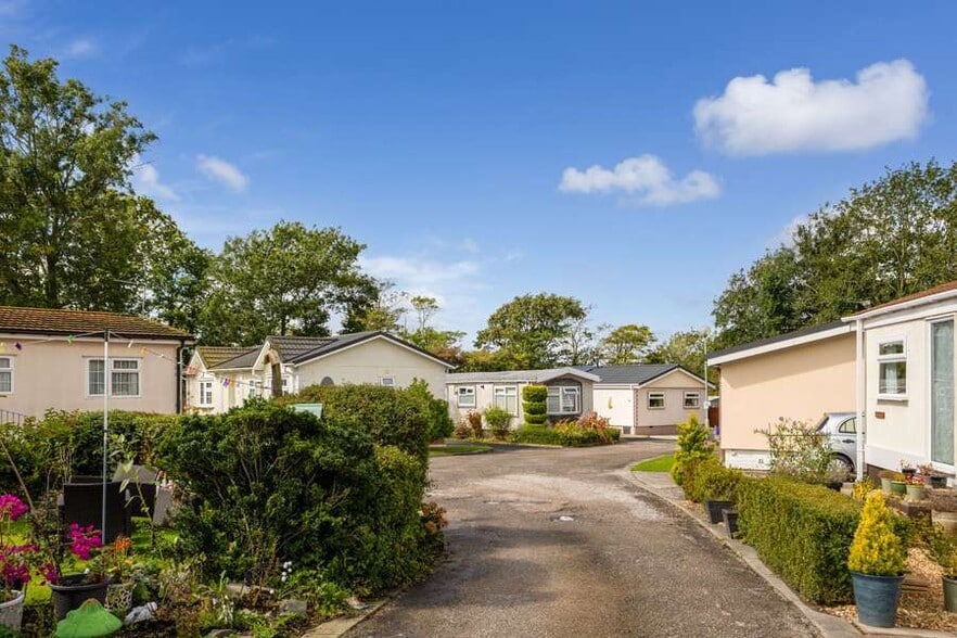 Hallgate Ln, Poulton Le Fylde for sale - Building Photo - Image 3 of 4