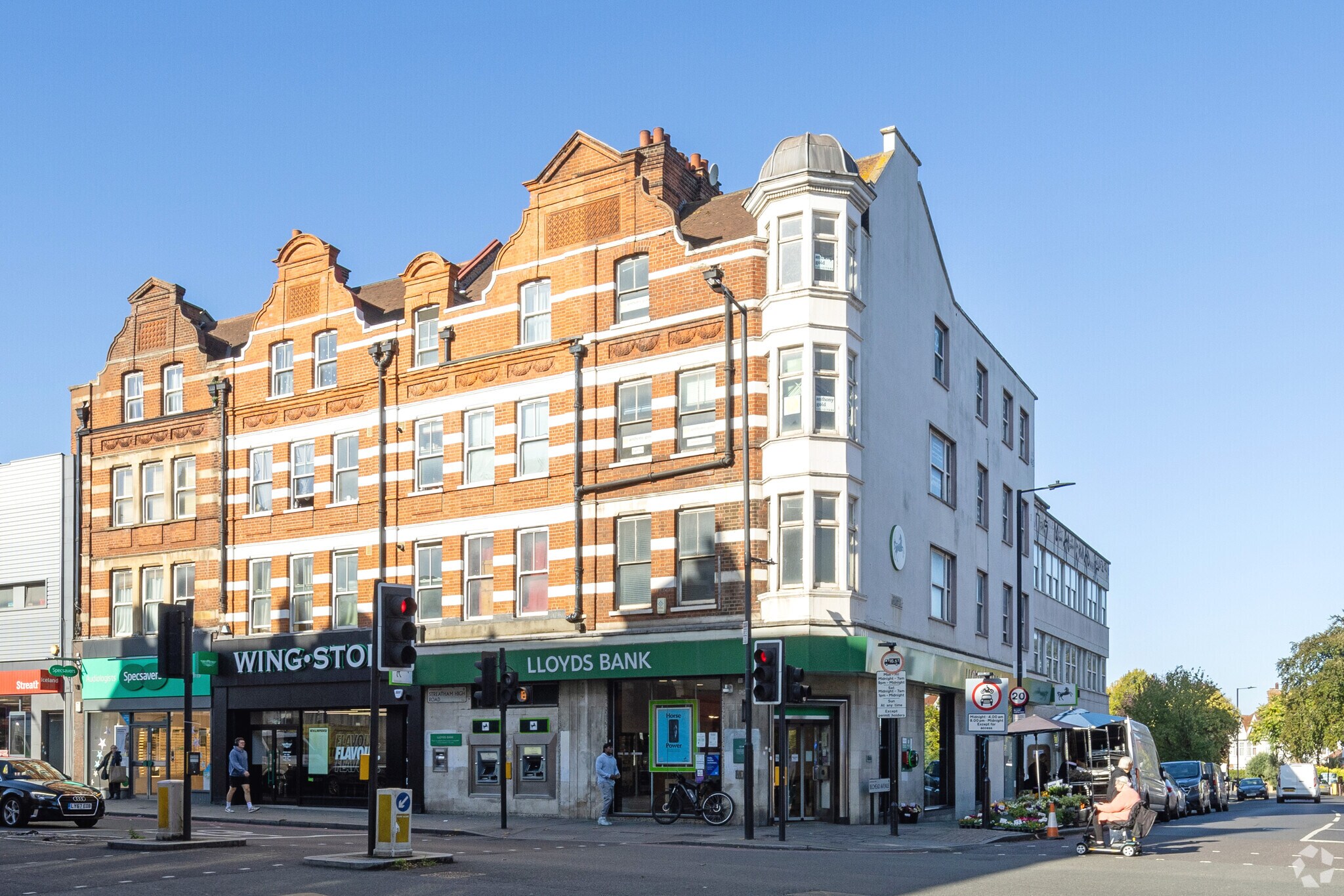 186 Streatham High road, London to rent Primary Photo- Image 1 of 3