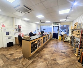 119-125 South St, Lancing to rent Interior Photo- Image 1 of 3