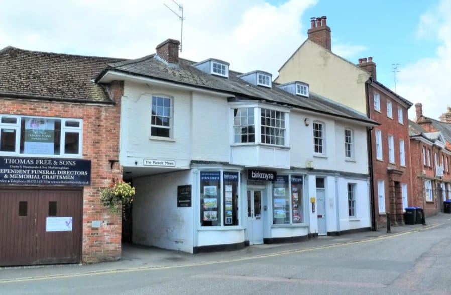 23 The Parade, Marlborough to rent - Primary Photo - Image 1 of 1