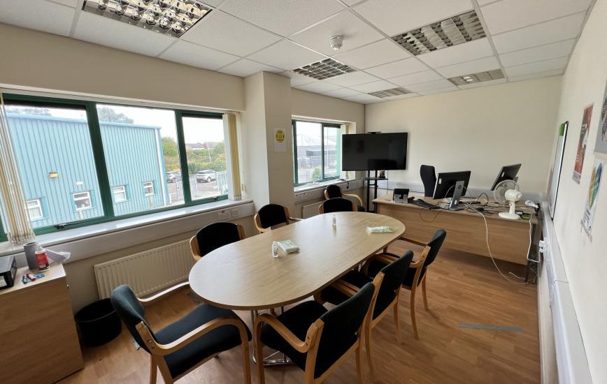 51 Maurice Gaymer Rd, Attleborough to rent - Interior Photo - Image 3 of 4