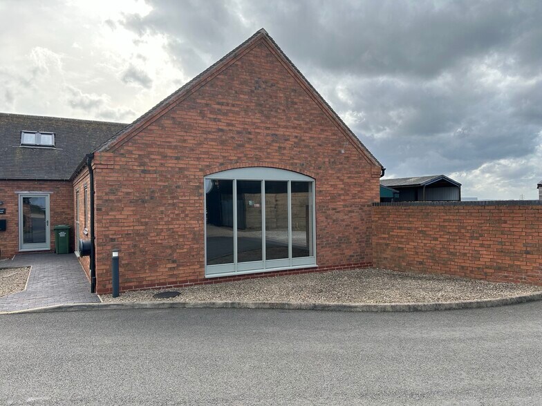 Borough Hl, Swadlincote for sale - Primary Photo - Image 1 of 1