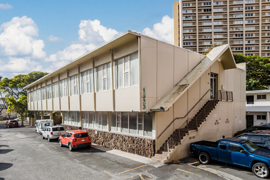 1523 Kalakaua Ave, Honolulu, HI for rent - Building Photo - Image 1 of 2