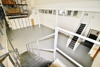 28-30 Fowler Rd, Ilford to rent Interior Photo- Image 2 of 13