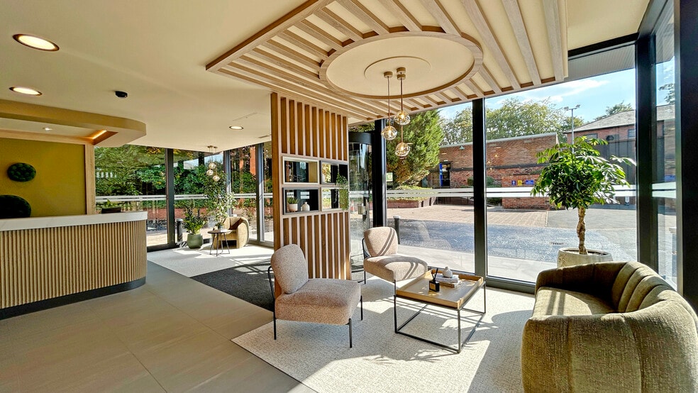 Manchester Rd, Wilmslow to rent - Building Photo - Image 3 of 11