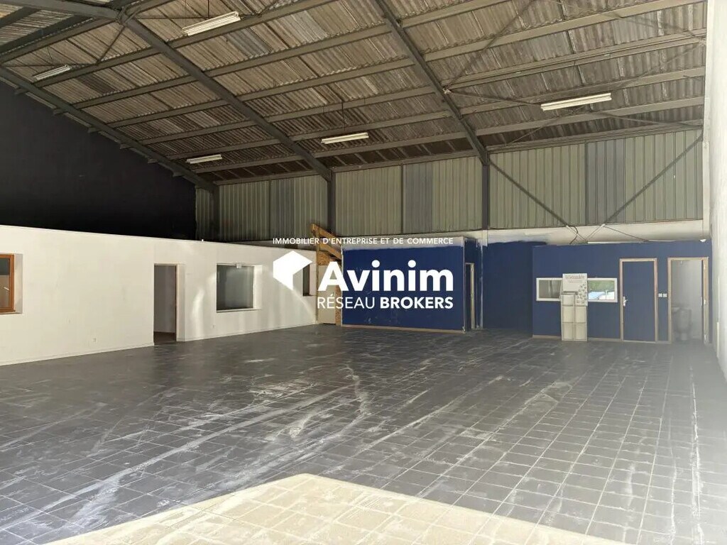 Location Entrepôt 200 m² à 547 m² - Photo 1