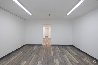 2604 Tampa East Blvd, Tampa, FL to rent Interior Photo- Image 2 of 13