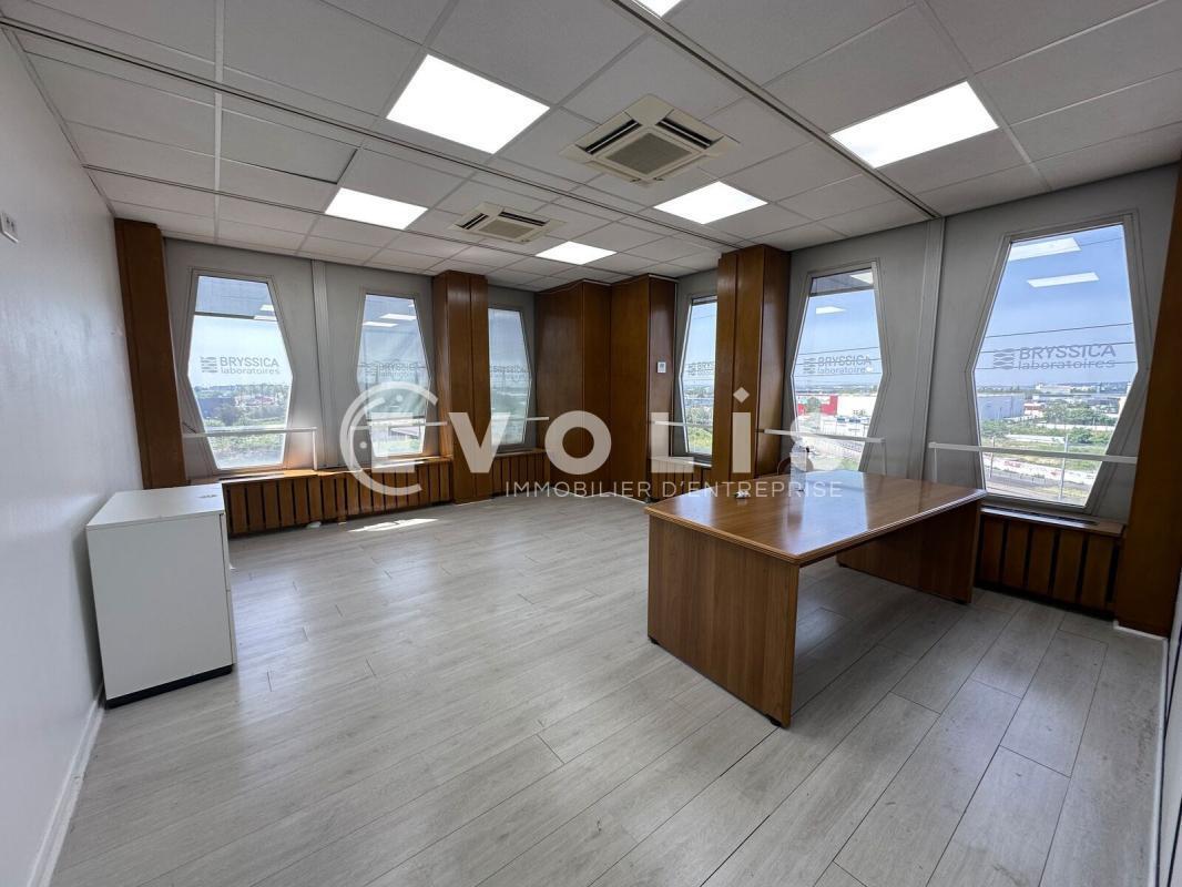 Office in Thiais to rent Interior Photo- Image 1 of 11