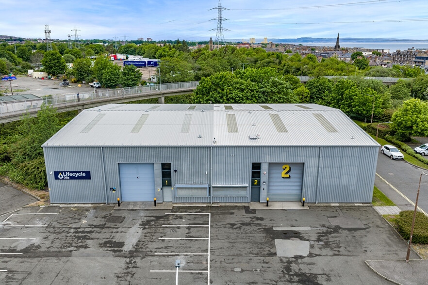 2 Sir Harry Lauder Rd, Edinburgh to rent - Building Photo - Image 2 of 8
