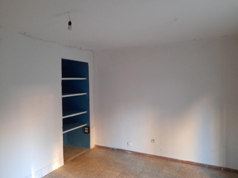 Retail in Cáceres, Cáceres for sale - Building Photo - Image 1 of 7