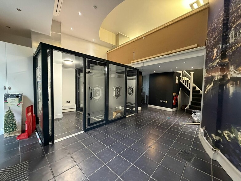 34A Shad Thames, London to rent - Building Photo - Image 3 of 8