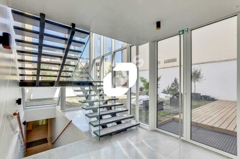 Office in Asnières-sur-Seine to rent - Interior Photo - Image 1 of 2