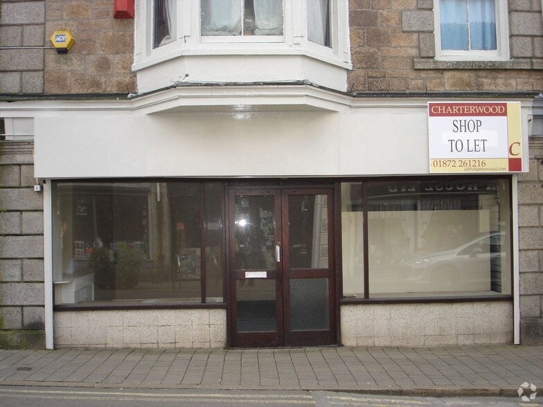 72 Trelowarren St, Camborne to rent - Primary Photo - Image 1 of 1