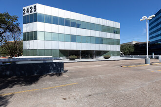 2425 Fountain View Dr, Houston, TX for rent Building Photo- Image 1 of 5