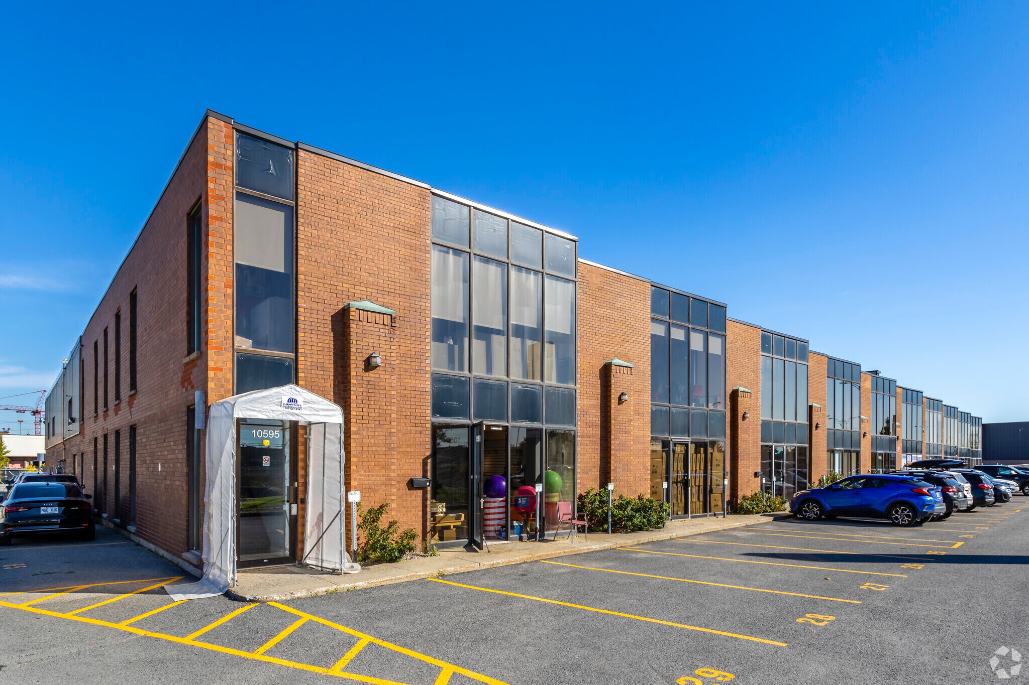 10501-10595 Boul Louis-H.-La Fontaine, Montréal, QC for sale Primary Photo- Image 1 of 1