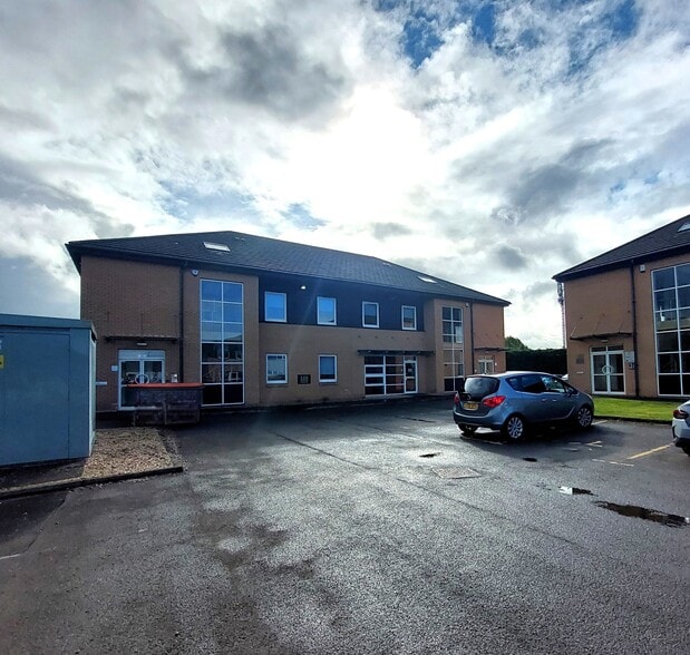 3 Players Rd, Stirling for sale - Building Photo - Image 1 of 5