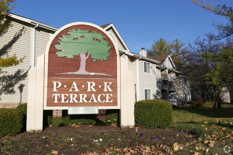 1 Park Terrace Ln, Fairview Heights, IL for sale - Primary Photo - Image 1 of 1