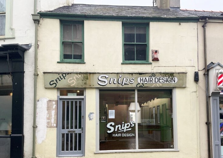 77 Market St, Holyhead for sale Primary Photo- Image 1 of 1