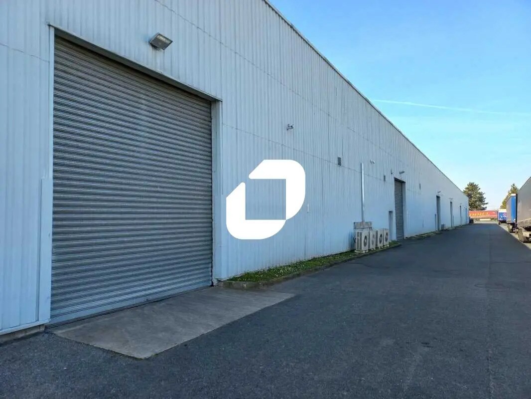 Light Industrial in Goussainville to rent Building Photo- Image 1 of 16