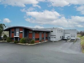 Light Industrial in Fleurieux-sur-l'Arbresle for sale Building Photo- Image 1 of 18