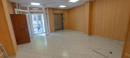 Retail in Barcelona, Barcelona to rent Interior Photo- Image 1 of 12