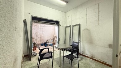 Retail in Santa Coloma de Gramenet, Barcelona to rent Interior Photo- Image 2 of 5