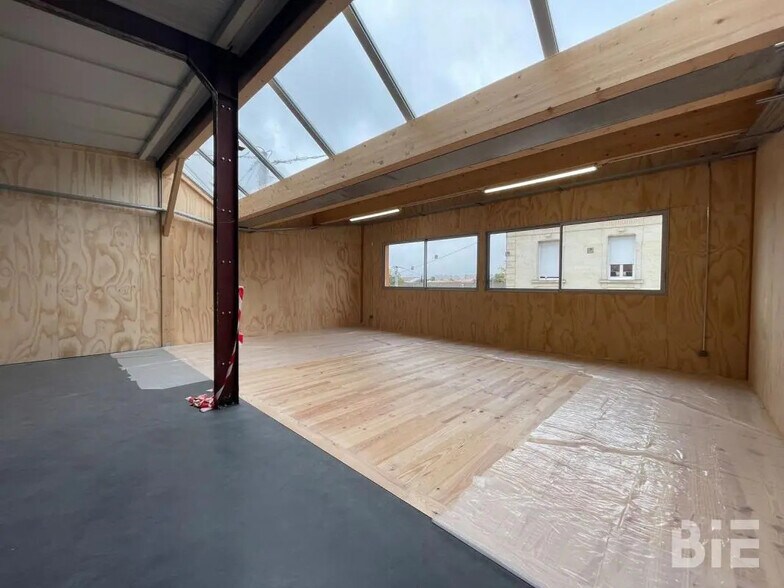 Light Industrial in Bègles to rent - Interior Photo - Image 3 of 19