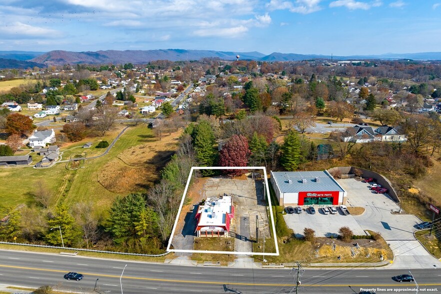 1040 N 4th St, Wytheville, VA for sale - Building Photo - Image 3 of 8