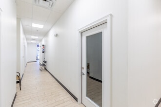 4244-4944 Poplar Level Rd, Louisville, KY to rent Interior Photo- Image 1 of 2